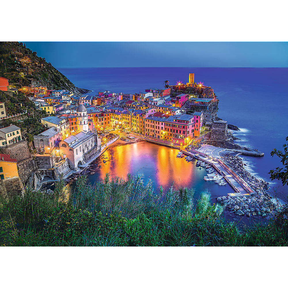 Trefl Red 2000 Piece Puzzle - Vernazza at dusk
